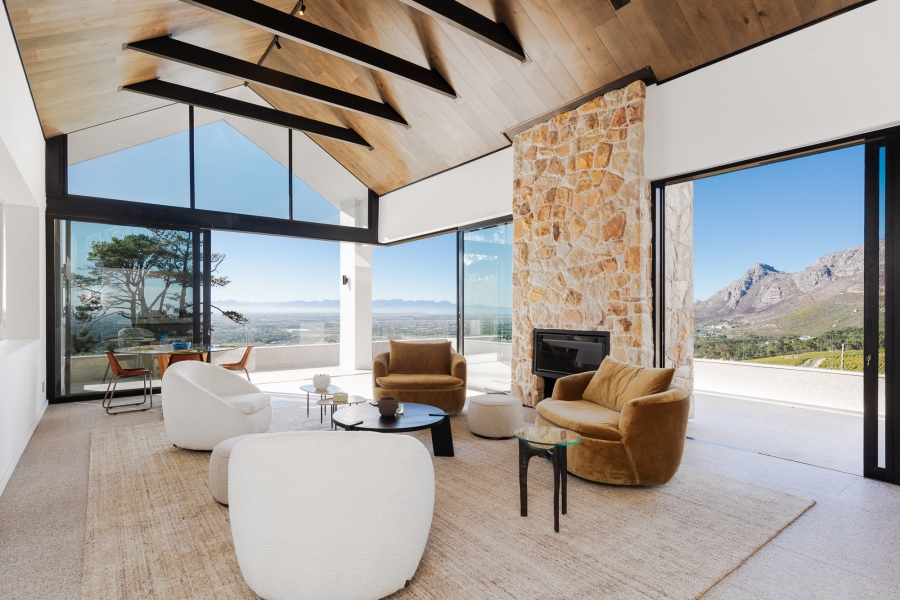 4 Bedroom Property for Sale in Zwaanswyk Western Cape